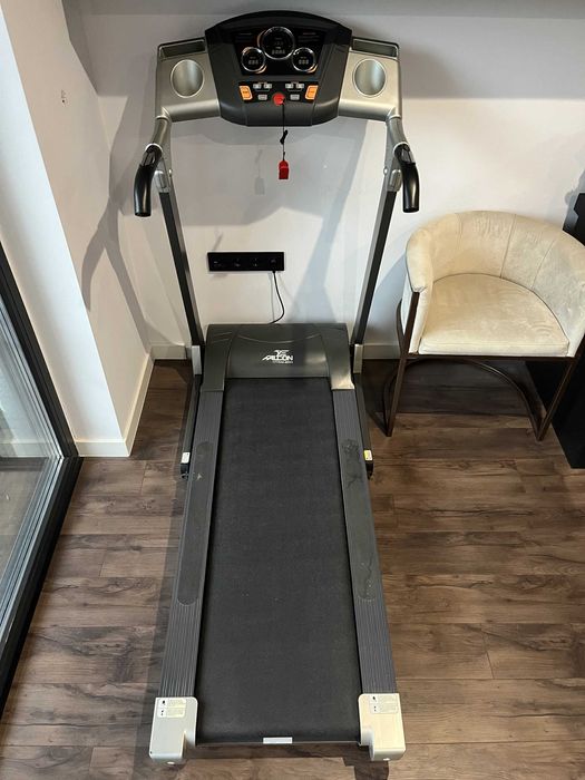 Бягаща пътека Falcon Fitness 2000
