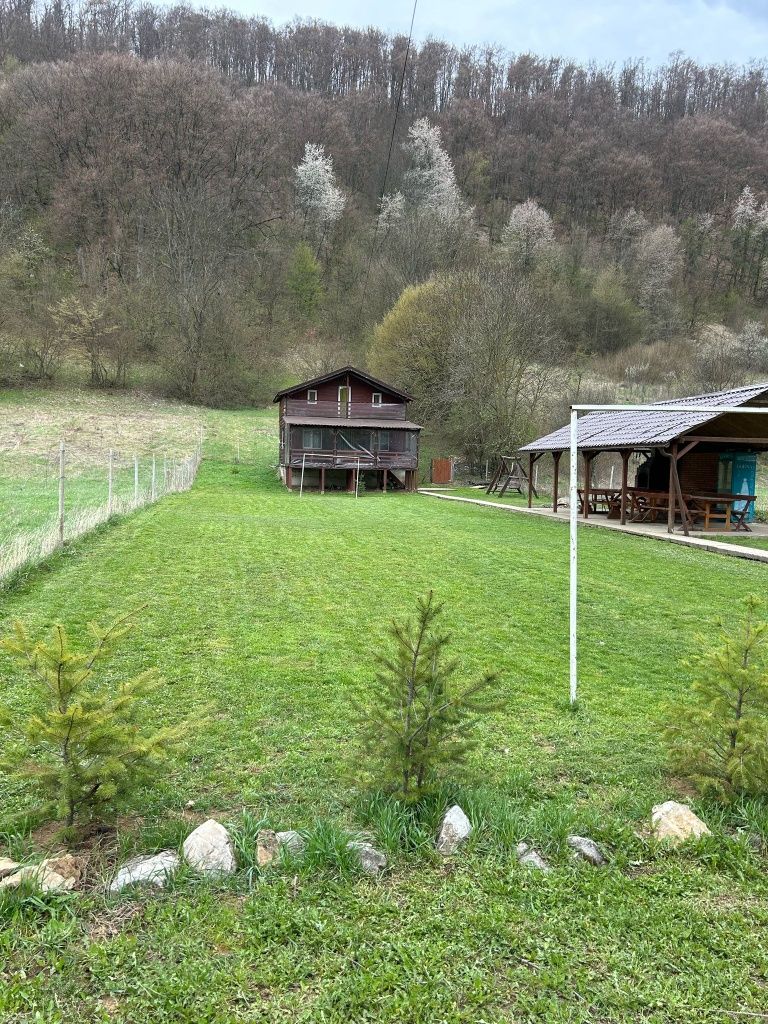 Închiriez Cabana in zona frumoasa.Posibilitate de Campare!