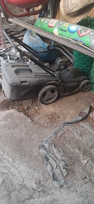 Продам газонокосилку