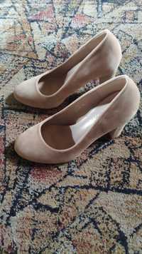 Pantofi nude catifea