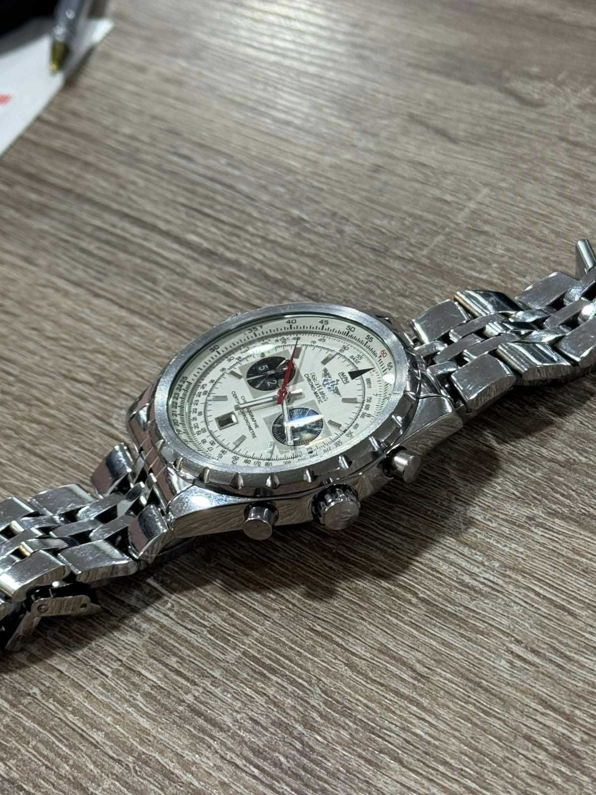 Продавам Мъжки Часовник Breitling Chrono- Matic