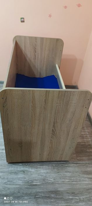 Две кошари за деца