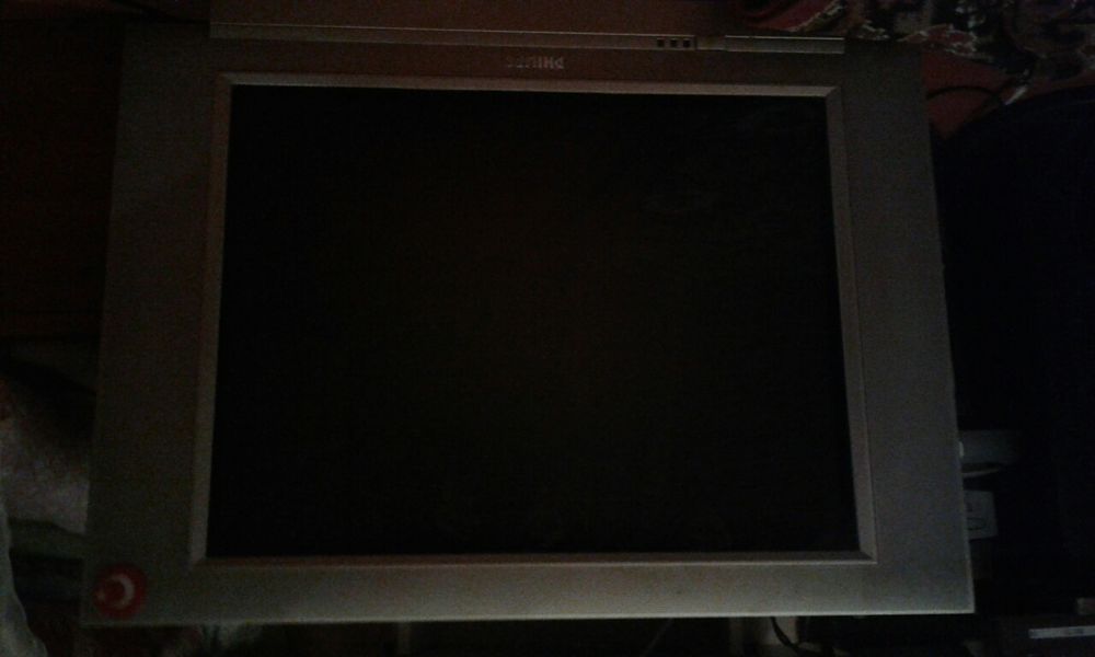 Телевизор большой.