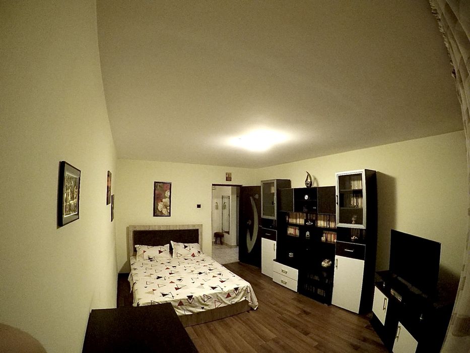 Inchiriez apartament 2 camere decomandat zona Orizont
