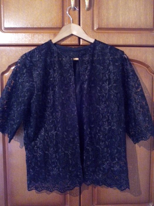 bluza 44/46,dantela neagra,clasica,eleganta