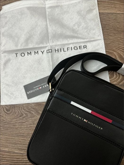 Продам барсетку tommy hilfiger