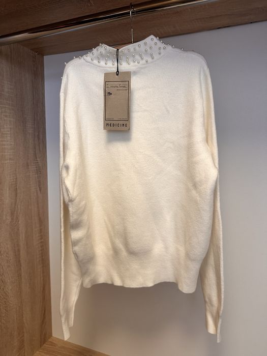 Мека зимна блуза с перли размер XS/S