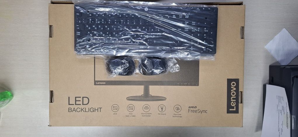 Lenovo монитор  , 2 мыши , 2 клавиатуры (беспроводные)