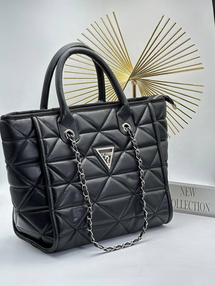 Geanta Guess Noua !!! Dimensiuni 30/30 !!!
