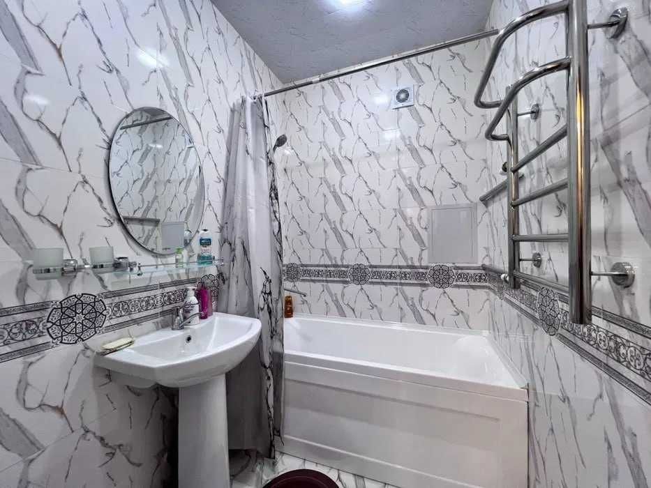 Cрочно !!!Сдаётся квартира в Мирзо-Улугбекском р-не 2/3/9 861*