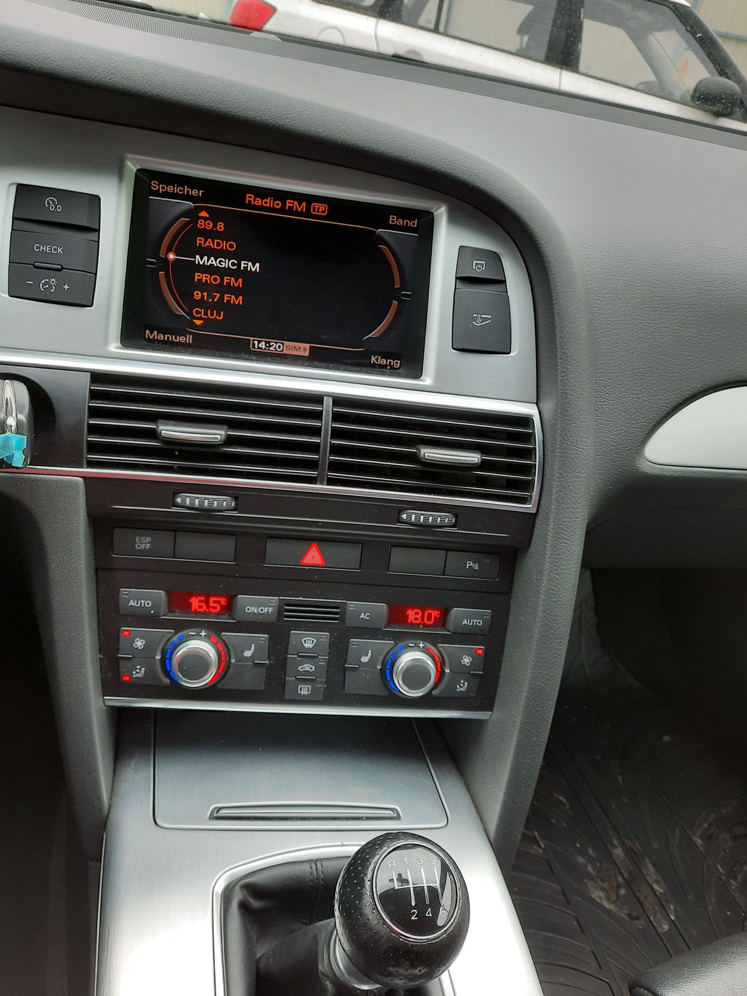 Unitate radio Audi A4,A5,A6,Q3,Q5 cod 4F0 035 053 A