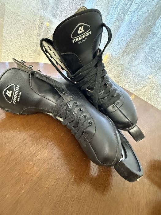 Коньки фигурные чёрные
