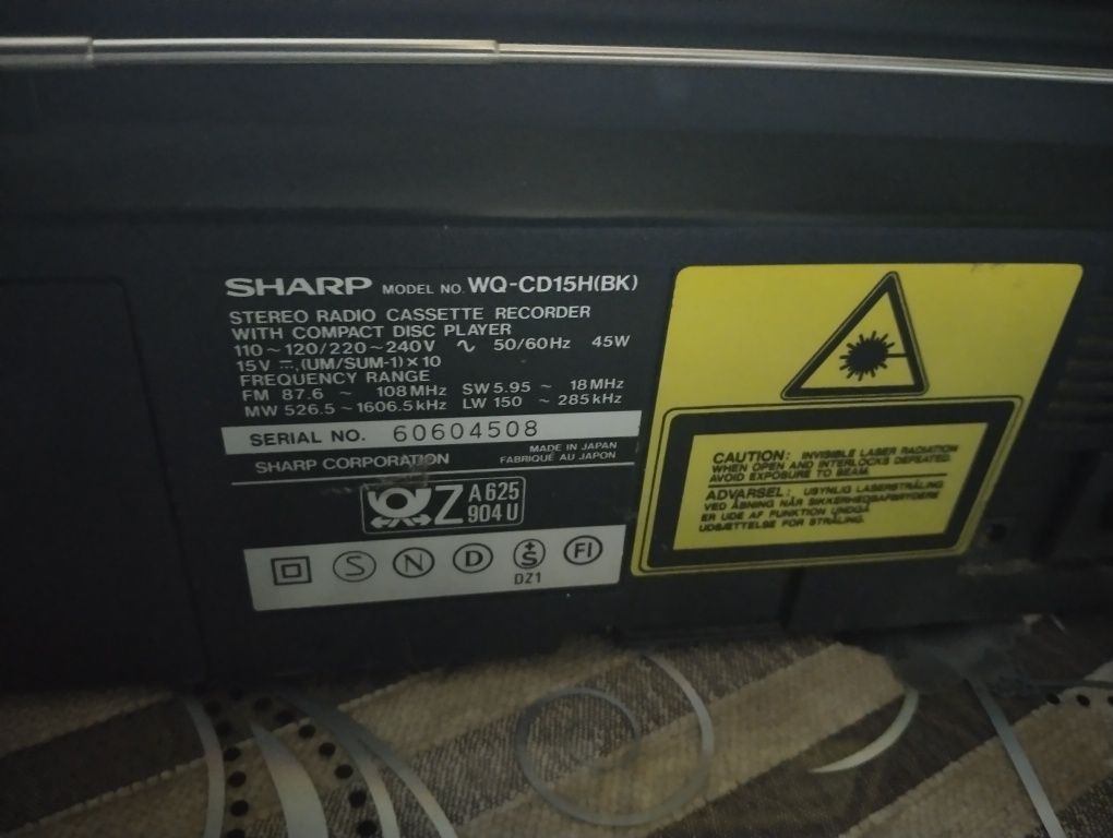 Sharp casetofon functional