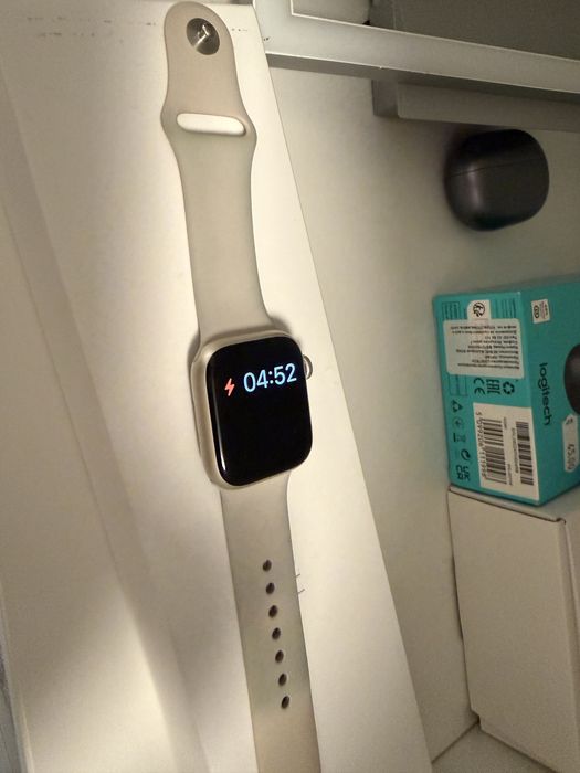 Apple Watch 8 41mm Starlight