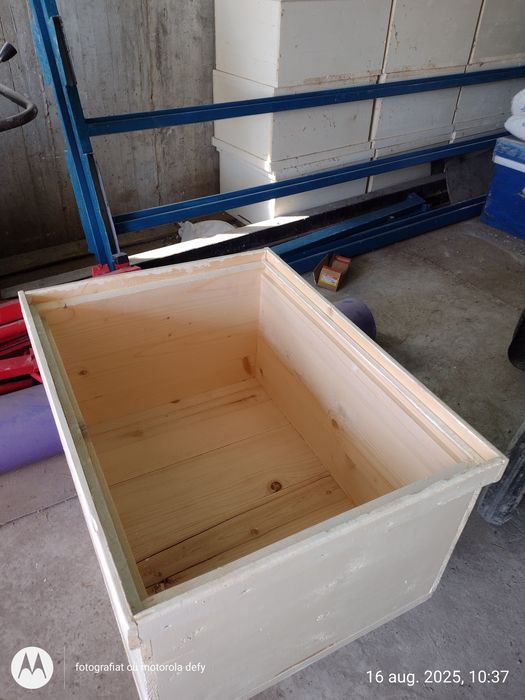 Stupi de albine pavilion