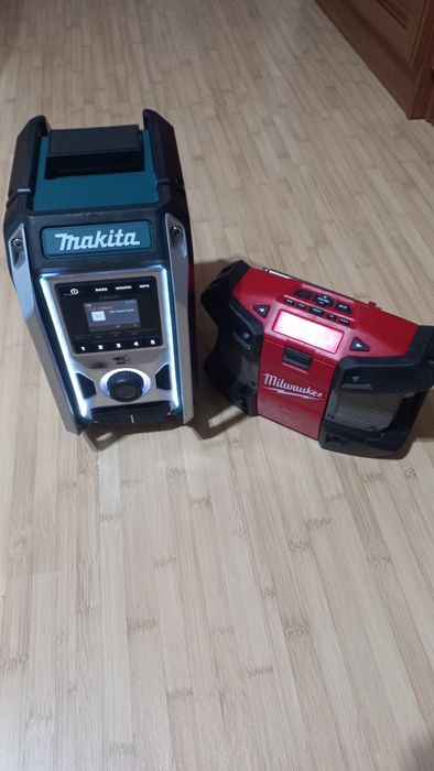 Radio santier cu acumulator