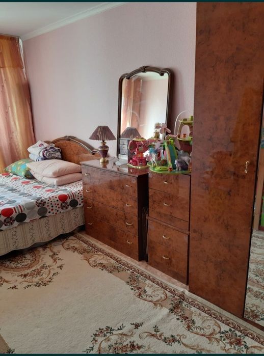 Продам спальный гарнитур
