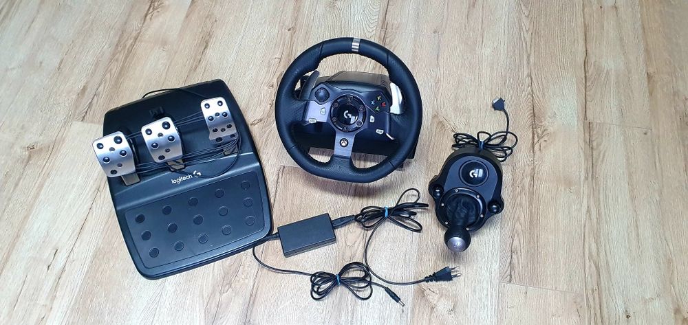 Gaming Volan Logitech G920 Volan+pedal+schimbător+adapter 

Funcționea