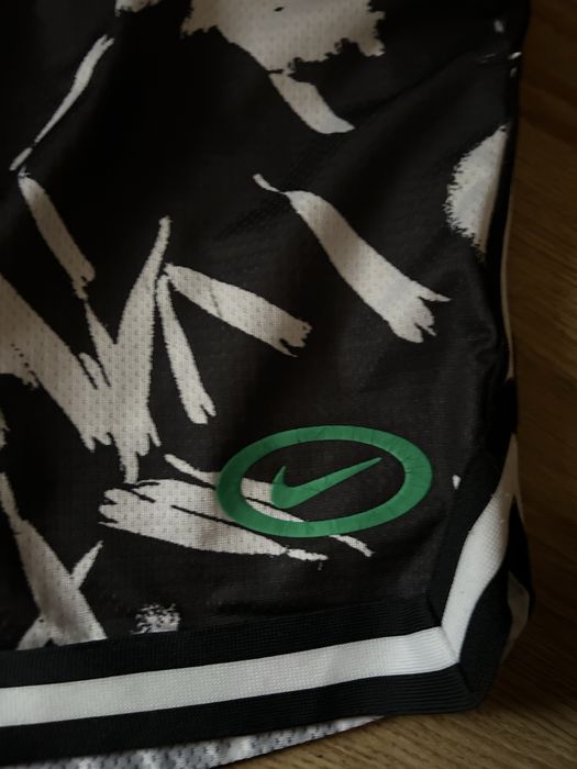 Pantaloni scurti nike de baschet sau sport