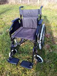 Продавам медицински стол количка с ръчни спирачки