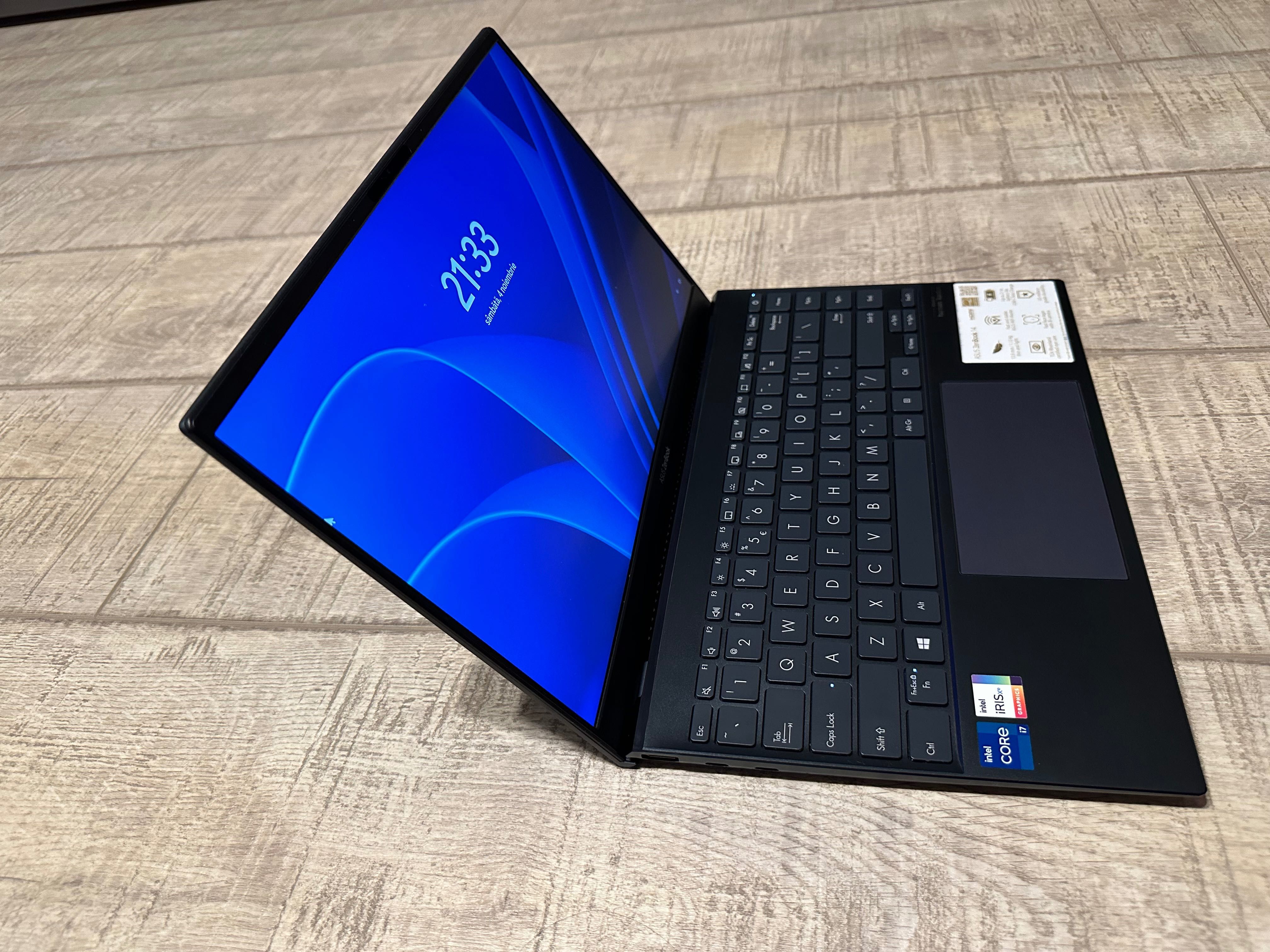 Asus Zenbook 14 XE425EA