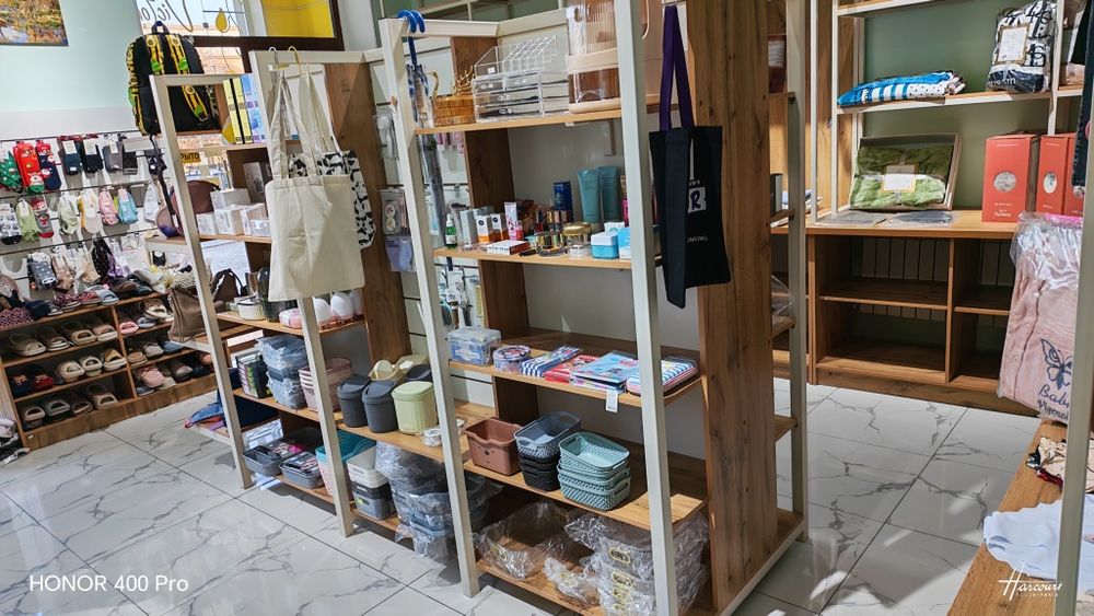 Продаю мебель для магазина