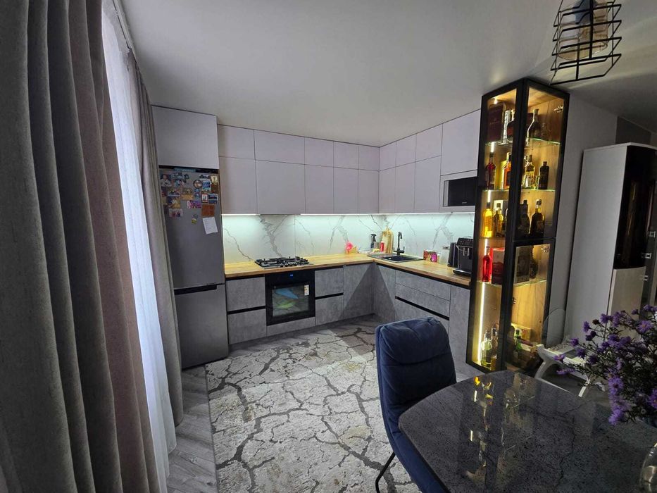 4-комн. квартира, 123.4м², 5/5 этаж