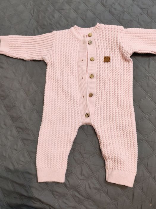 Продам тёплый костюмчик на девочку