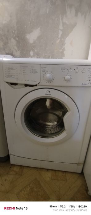 Отдам на запчасти машинку автомат Indesit