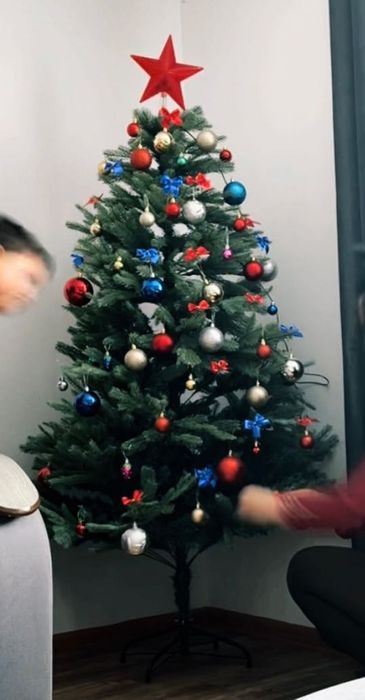 Продам елку в идеальном состоянии
