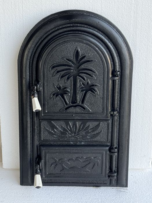 Usa din fonta pentru soba