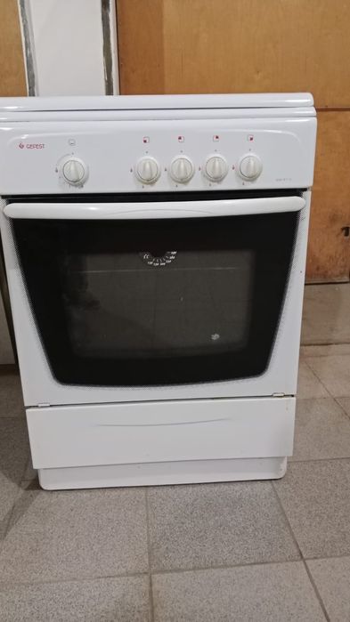 Продам газовую плиту