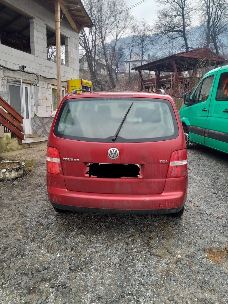 Vând două mașini vw Touran și vw golf