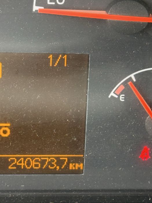 Volvo FM9  km 240 mii cu macara Palfinger 7T ridica ,rampa hidrualica
