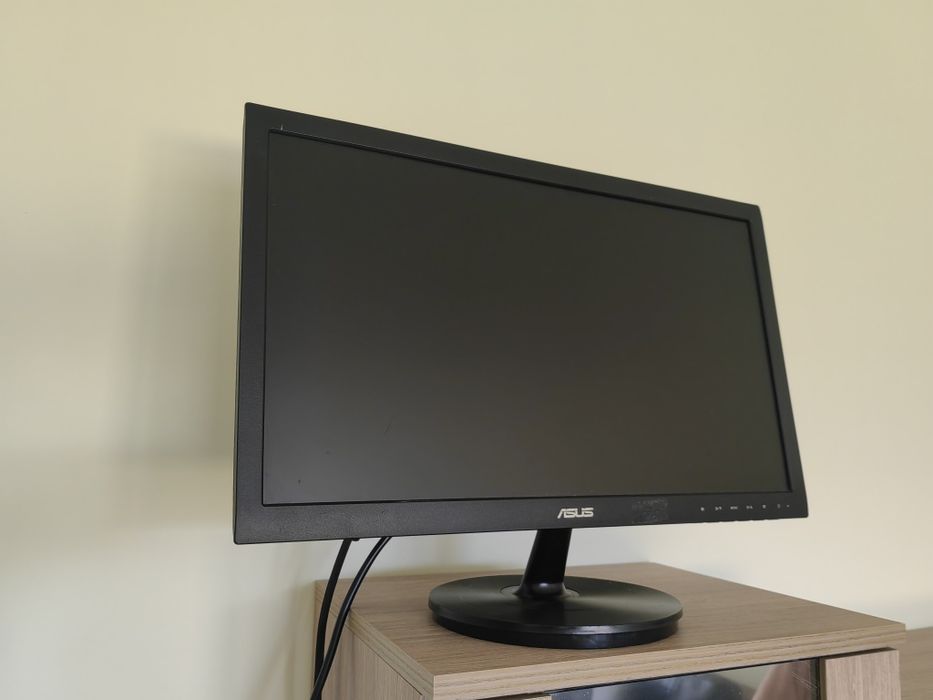 Монитор Asus подарявам