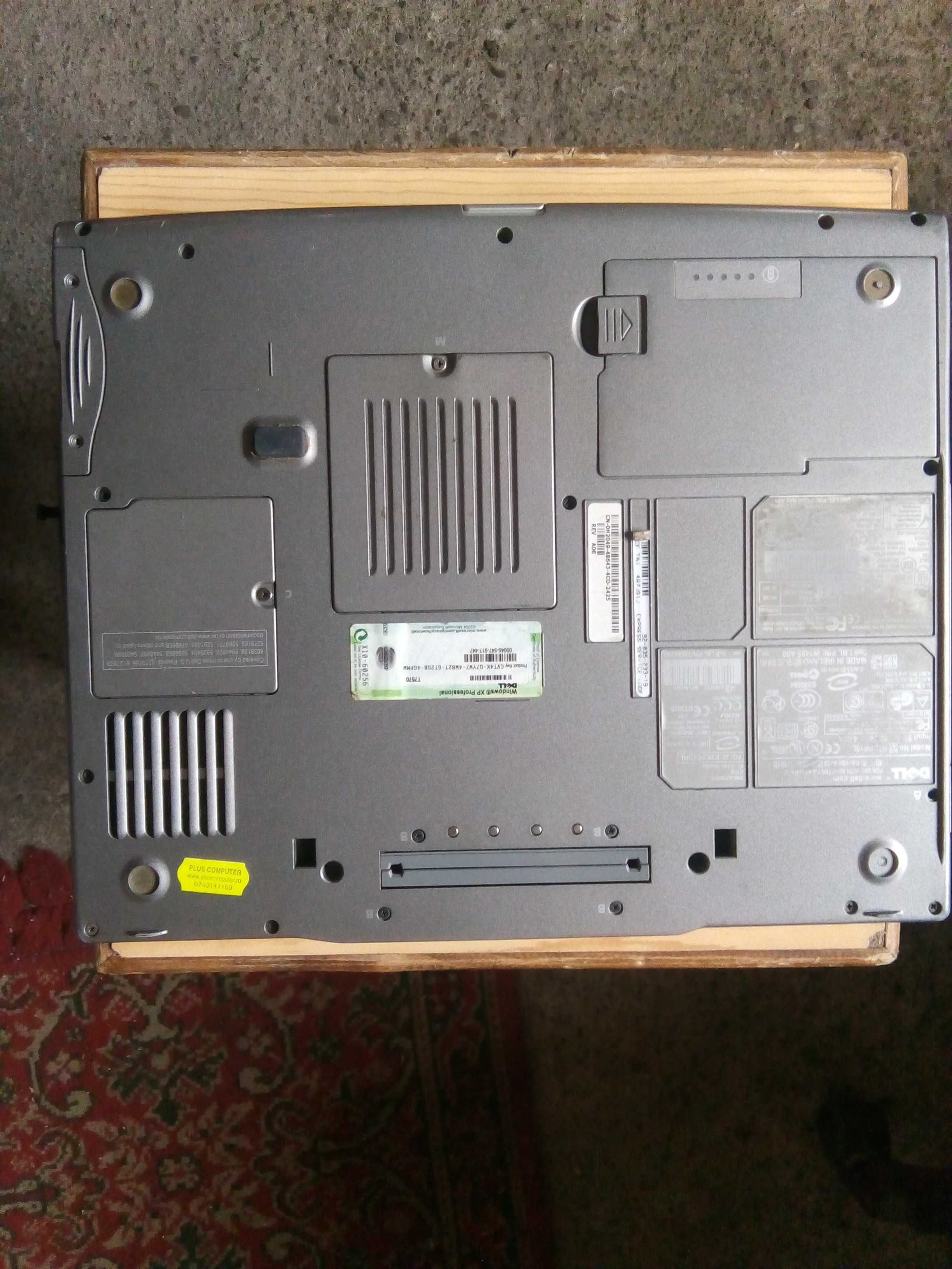 Laptop Dell Latitude D505 , funcțional,  pentru colecționari.