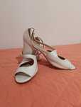 Sandale albe elegante