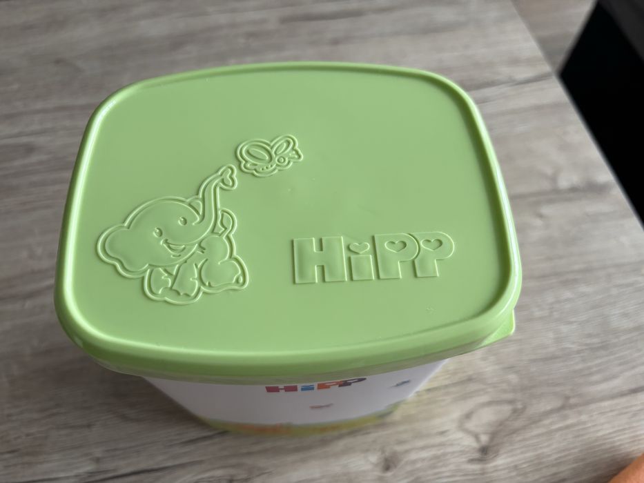 Кутия за адаптирано мляко