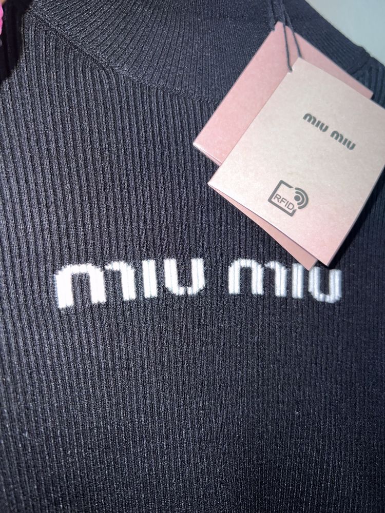 Дамска черна блуза поло MIU MIU