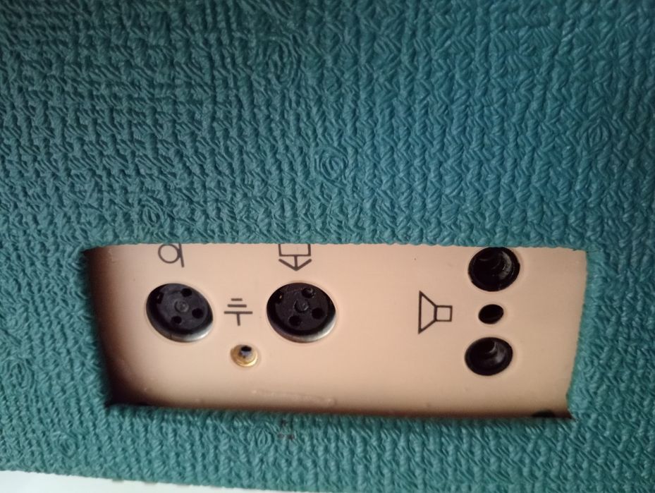 vând magnetofon vechi primele tipuri