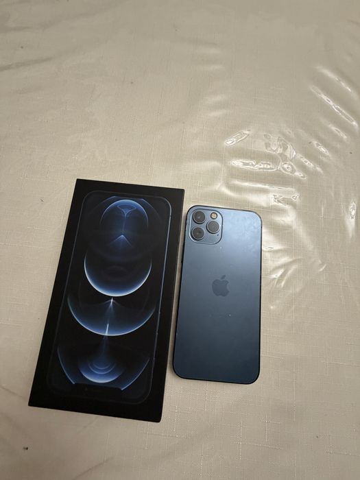 Айфон 12 про в отличном состояние