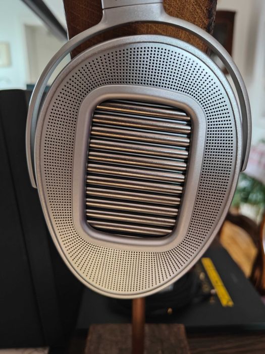 Casti planare Hifiman HE1000 Unveiled