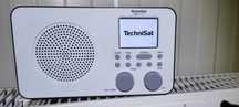 Vând Radio internet portabil cu baterie interna