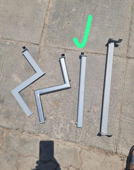 Срочно продам крючки,вешалки,полки