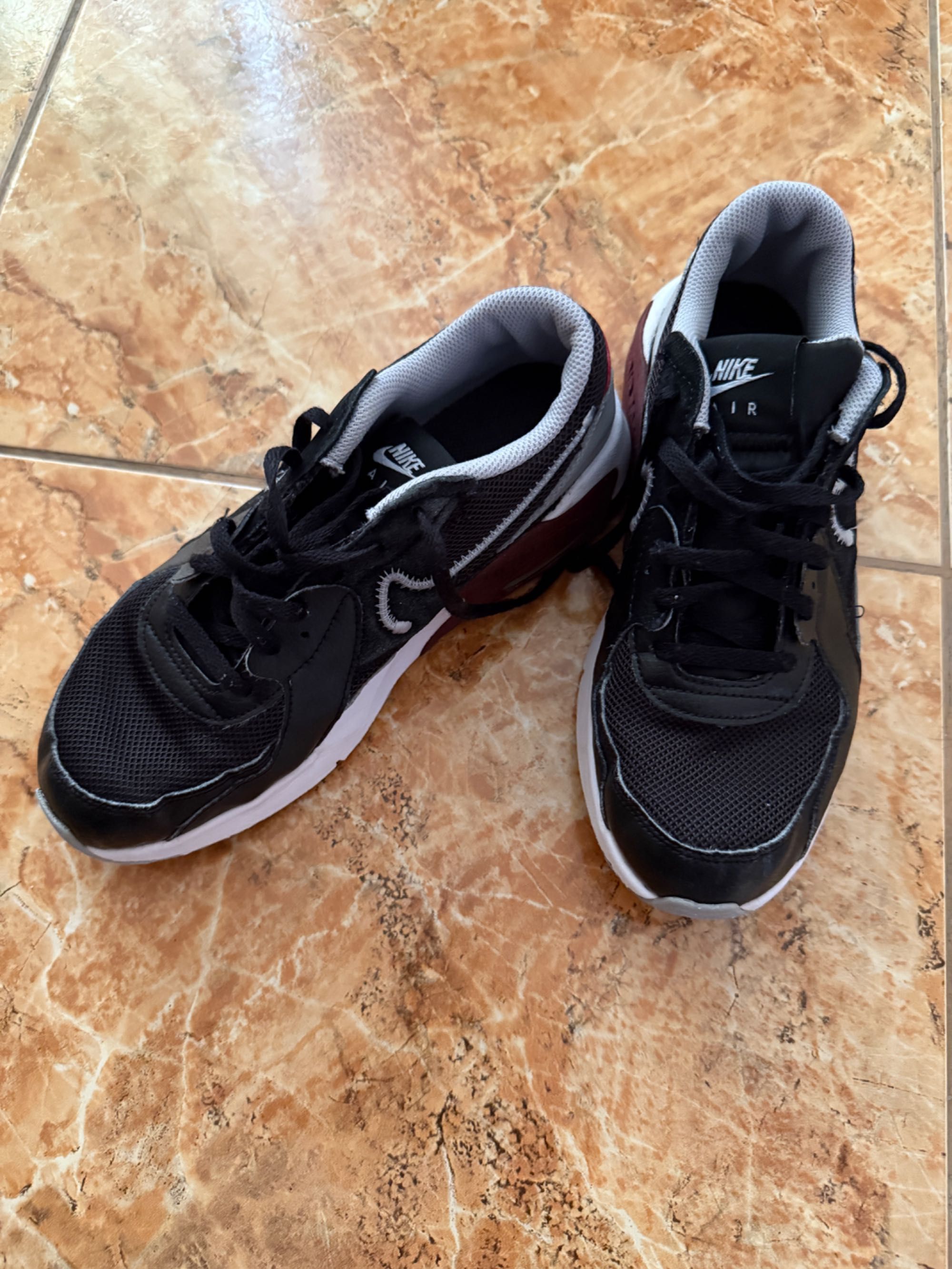 Запазени маратонки Nike Air Max