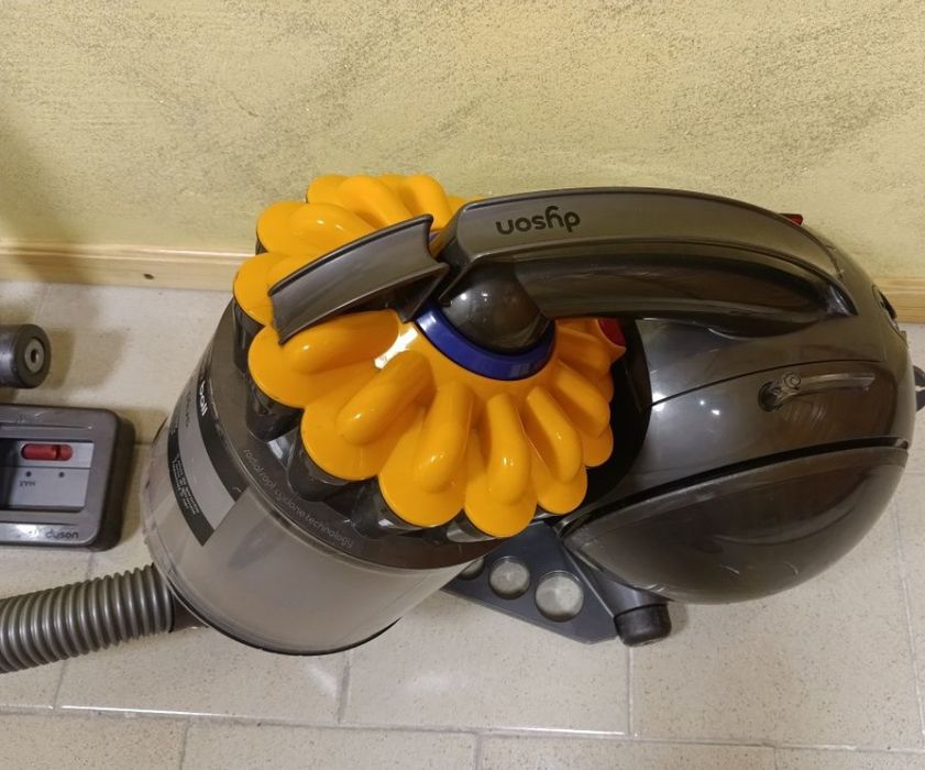 Dyson Cyclone прахосмукачка - 185 лв
