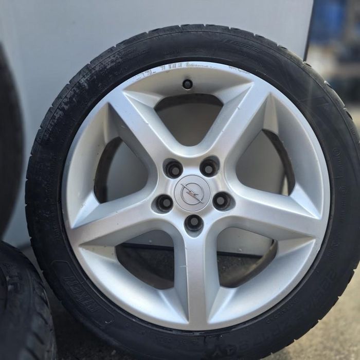 Jante aliaj R17 5X110 cu anvelope vara 225/45/17 Opel Astra H GTC