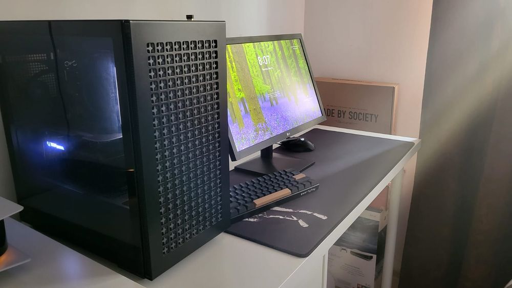 De vanzare calculator pc gaming  tastatura monitor