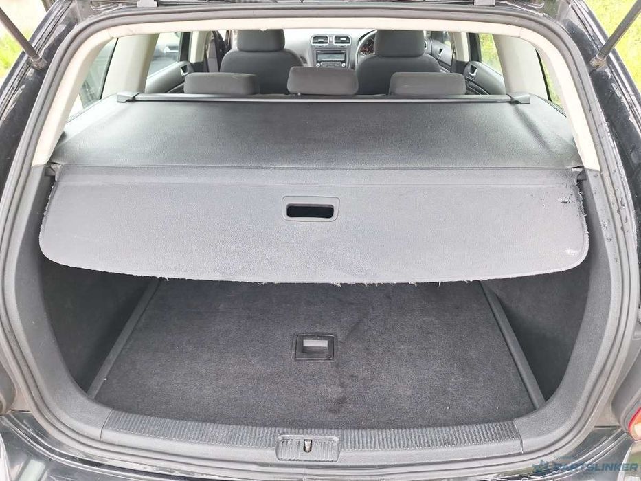 Dezmembrez Volkswagen Golf (AJ5) Variant 1.6 TDI CAYC 2010