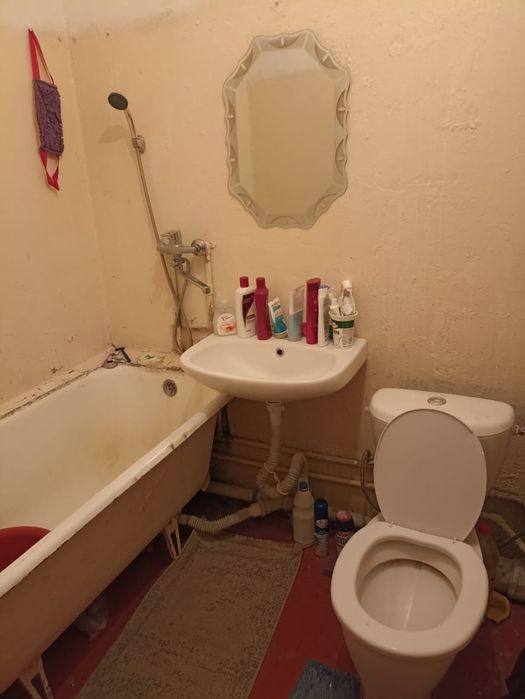 Сдаётся 2х комн квартира 7микр 8 дом